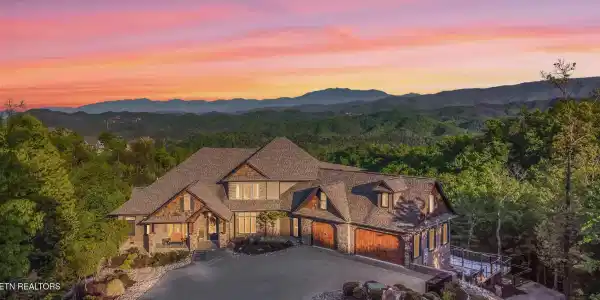 3270 Laurel Cove Tr