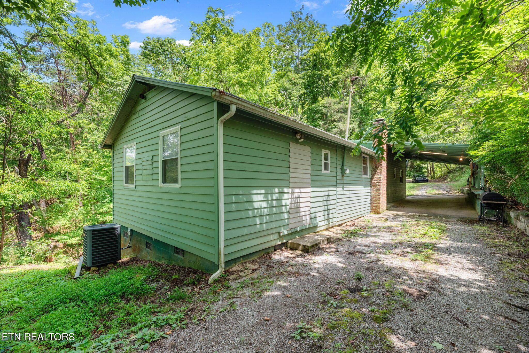 Image 2: 2-web-or-mls-ElmSprngsRdg3711 (10)