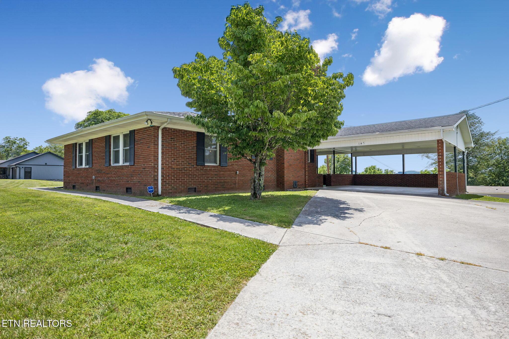 Image 2: 2-147 Meredith Rd - 002