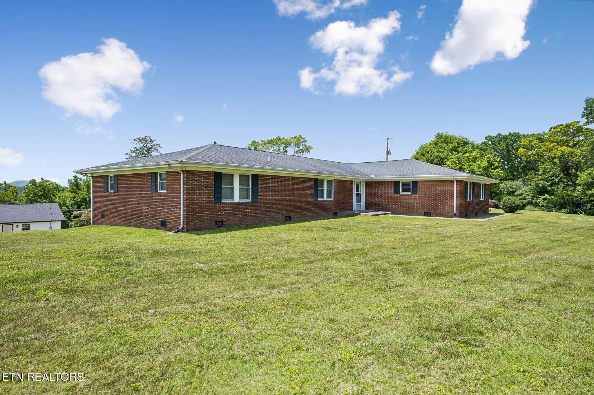 Image 3: 3-147 Meredith Rd - 003