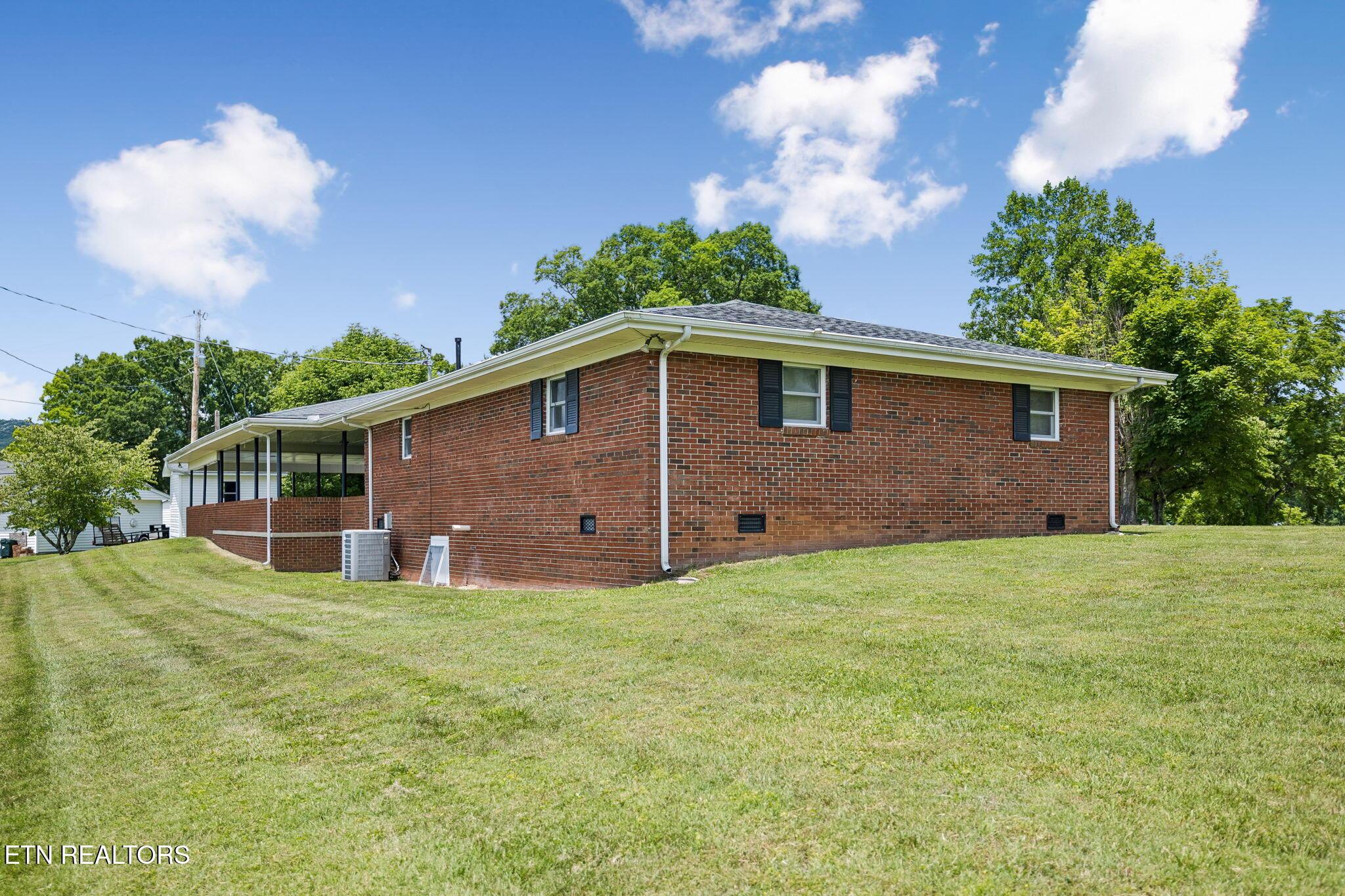 Image 4: 36-147 Meredith Rd - 036