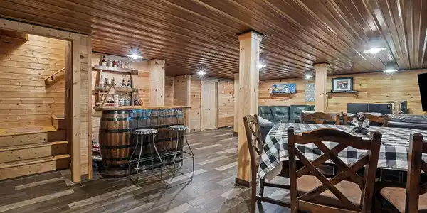 Image 3: BASEMENT DINING AREA