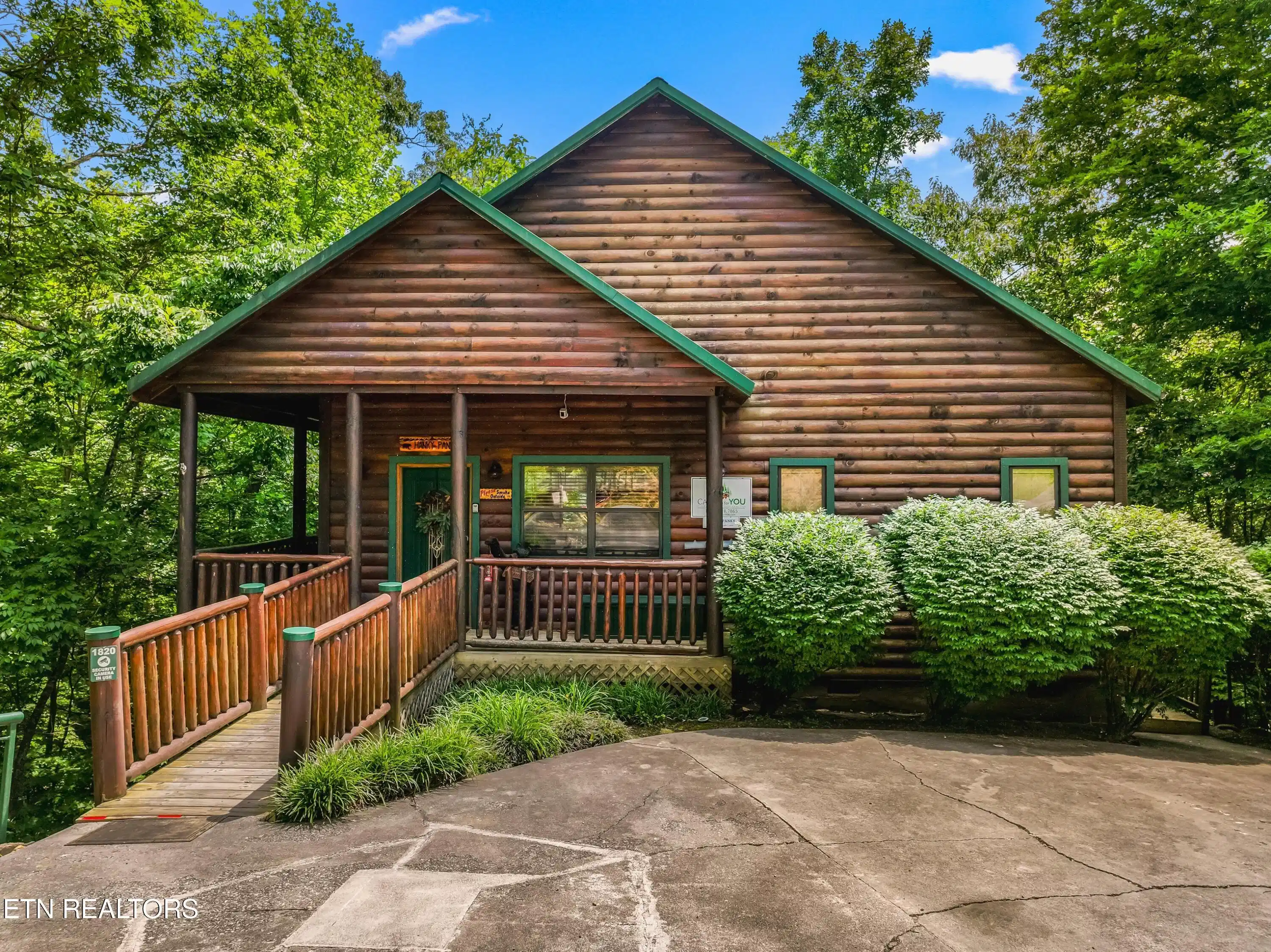 Image 1: 001-1820SkyhawkLane-Sevierville-TN-37876