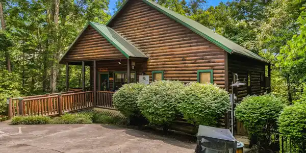 Image 4: 028-1820SkyhawkLane-Sevierville-TN-37876