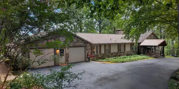 1290 Hickory Hills Rd