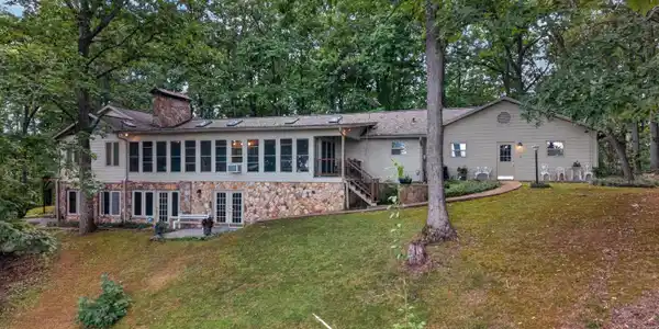 Image 4: 004-1290HickoryHillsRoad