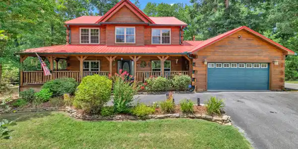 1550 Ellis Woods Loop