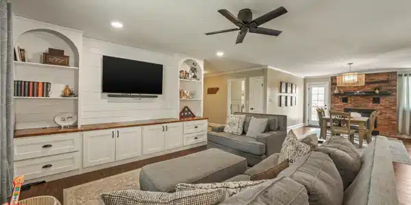 Image 2: Light-filled and Large Living Room