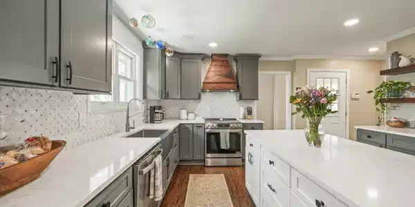Image 4: Custom Kitchen