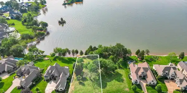 272 Edgewater Way