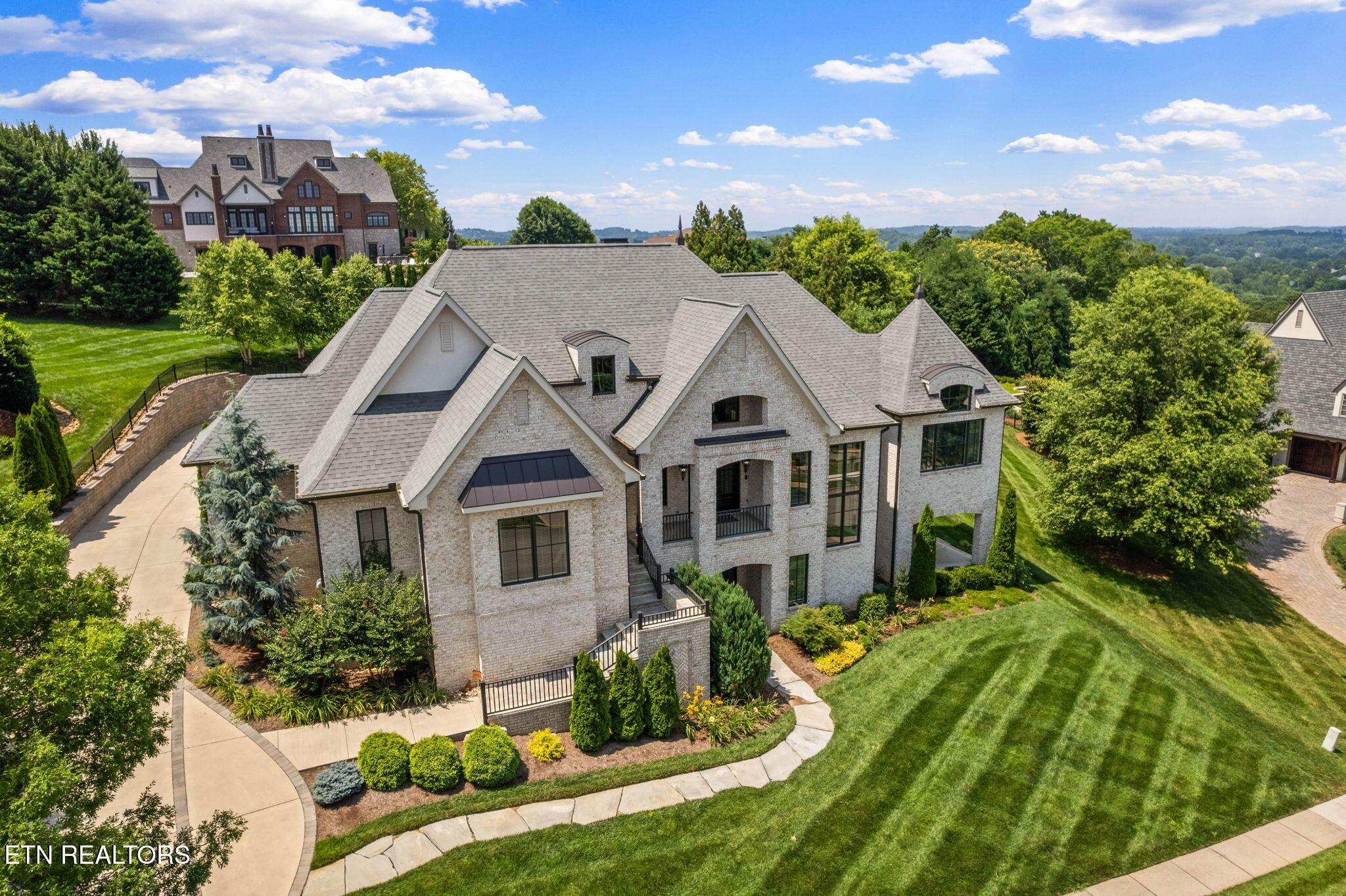 Image 2: Beautiful setting