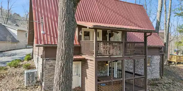 Image 2: 44-1235 N Baden Dr - 044
