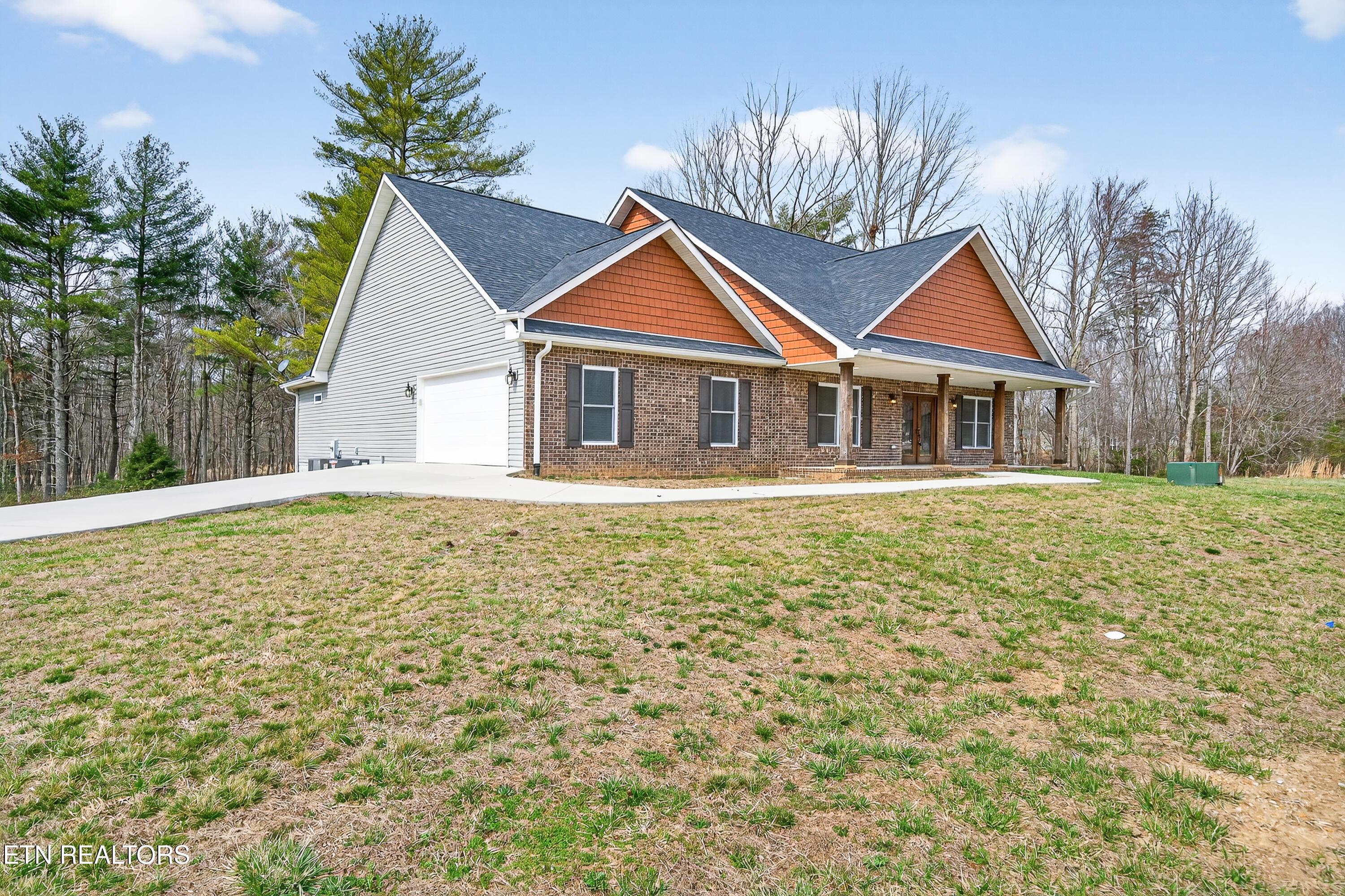 Image 3: 204 Suzie Court