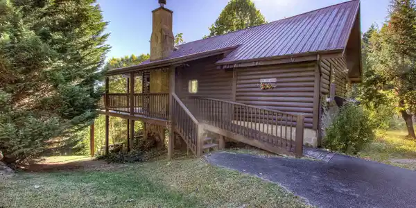 2409 Walnut Cove Way