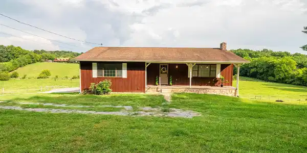Image 4: Rick Tipton_4635 Warrensburg Road_002 -