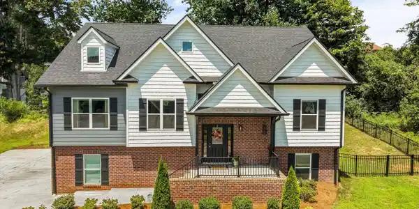 117 Crossroads Blvd