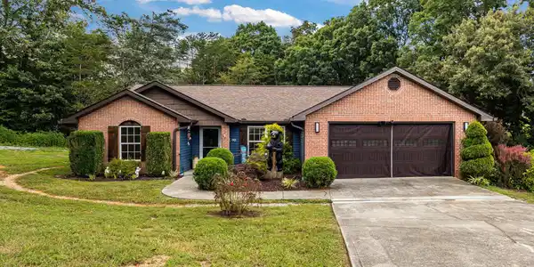 425 Glenns Lea