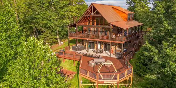 3339 Lonesome Pine Way