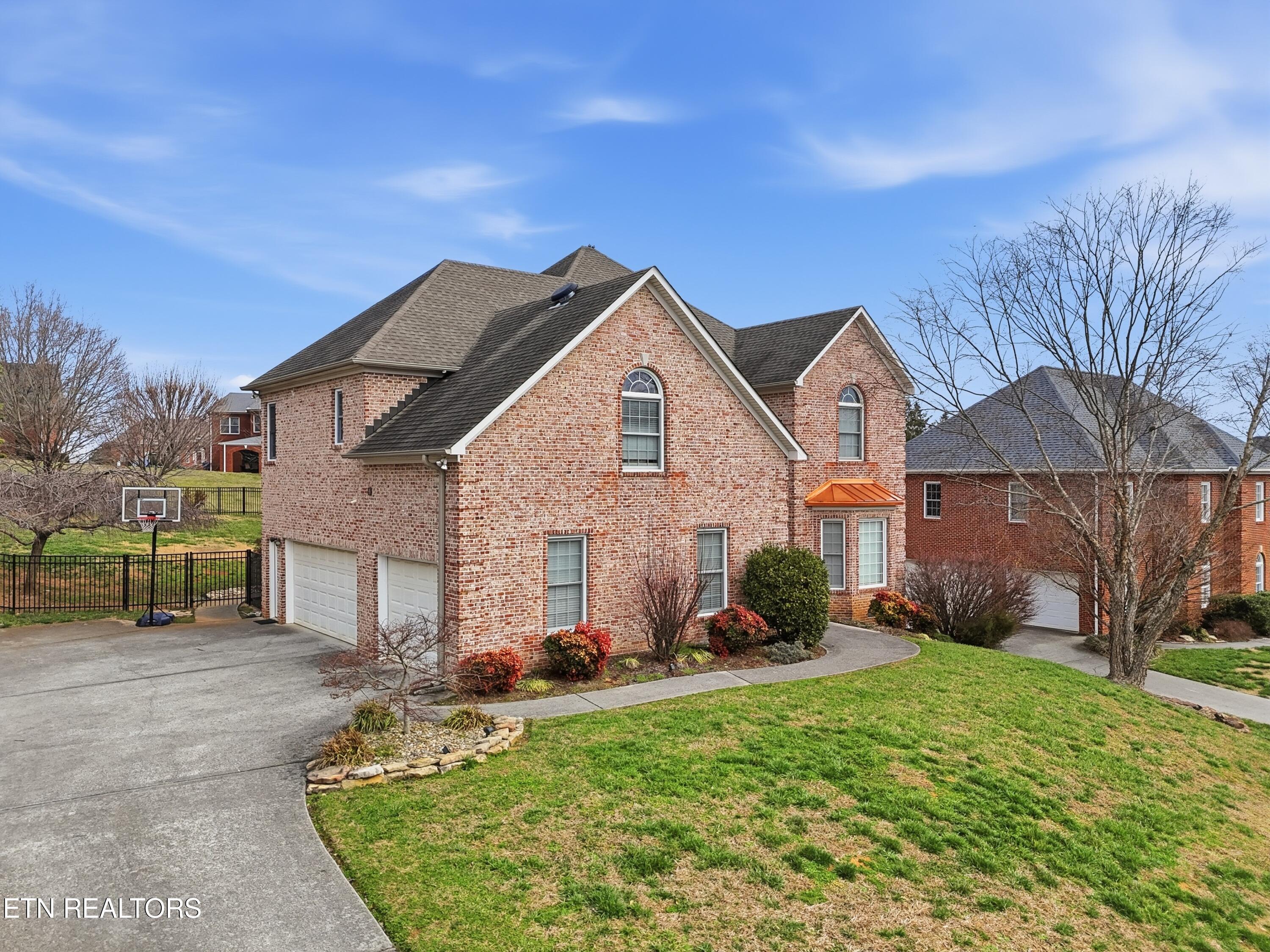 Image 2: 1712 Burnside Drive