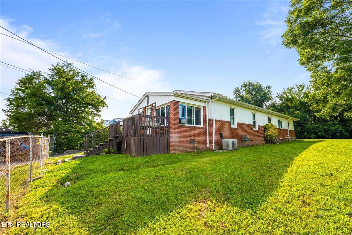 Image 2: 06-1008 W Walden St