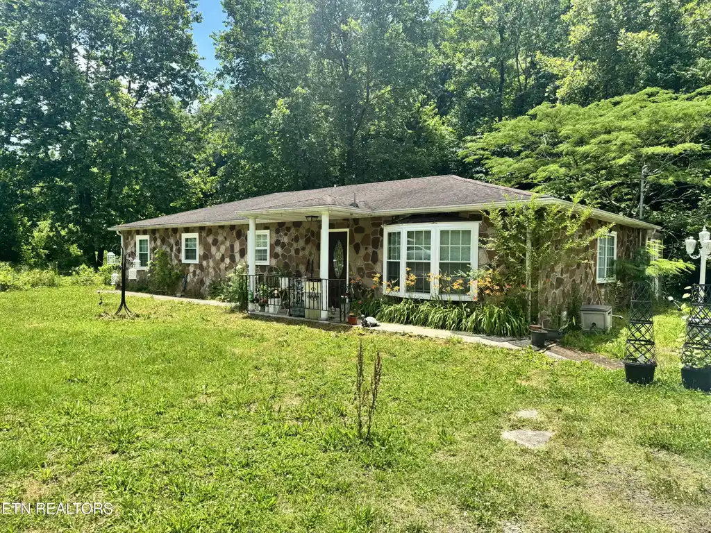 Image 1: Front of House 2