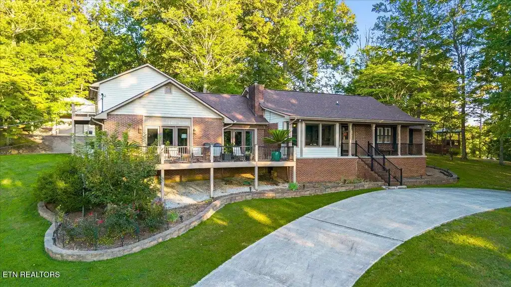 Image 1: 07-Deerfield Way
