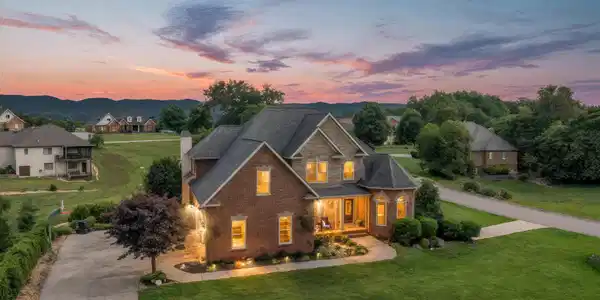 1301 Woodland Trace