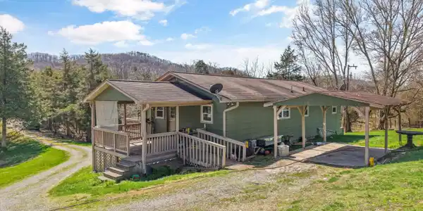 2086 Hickory Valley Rd