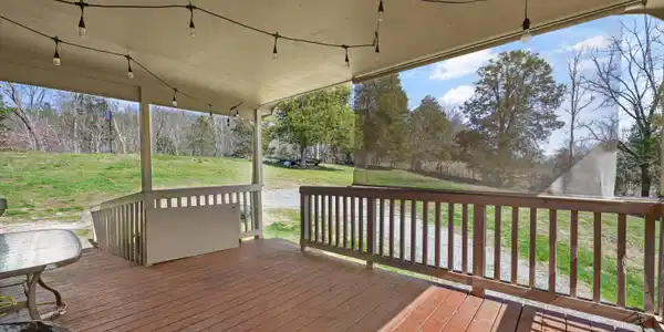 Image 2: 02-2086 Hickory Valley Rd18