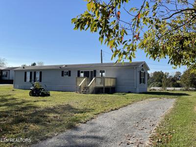 205 Magnolia LN Lane