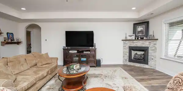 Image 4: living 2