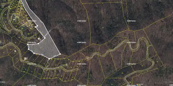 Image 3: Phase E Summit Village Dr #2