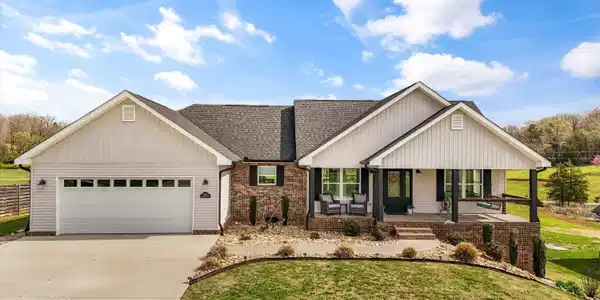 5821 Chester Lane
