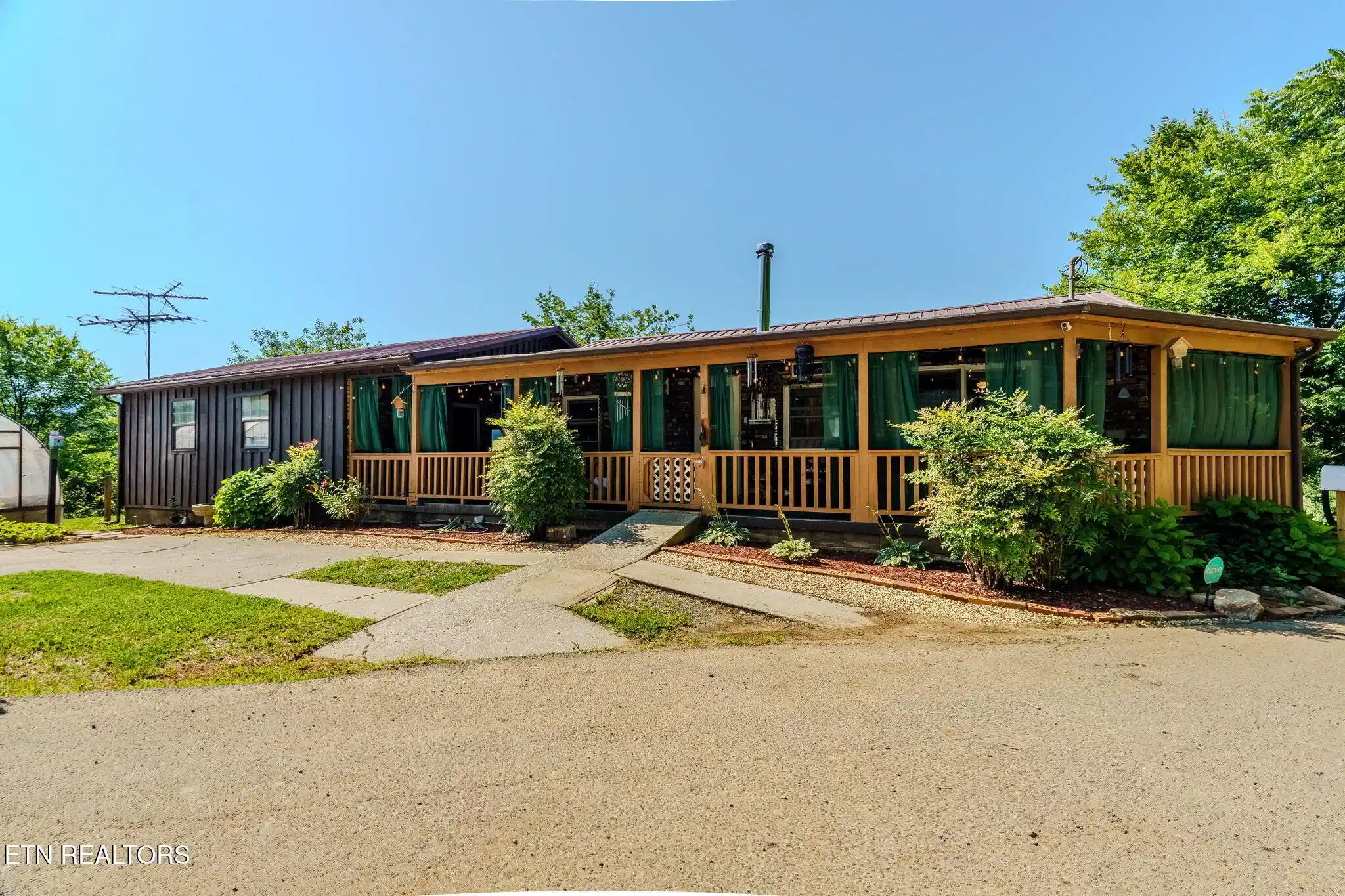 Image 1: 31-web-or-mls-_DSC1648-HDR