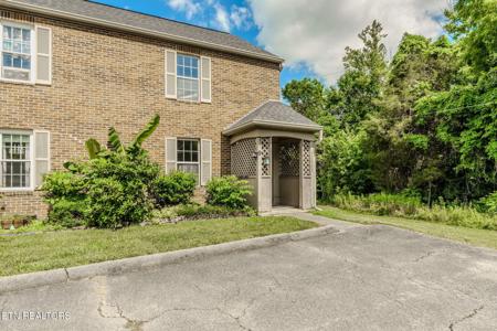 405 Eastley Court