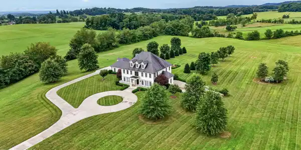 2644 N Highway 81