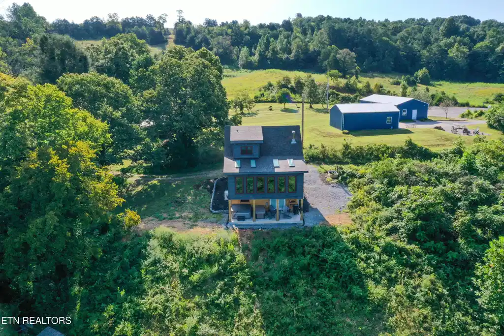Image 1: Over 80 acres-2 homes-2 buildings