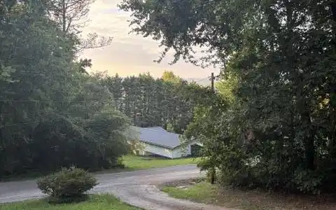 Image 4: Front Deck View1