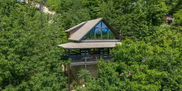 2133 Rising Fawn Way