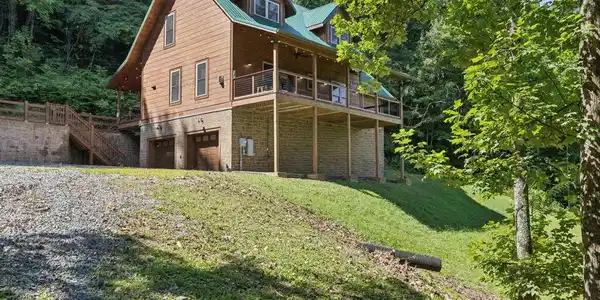 Image 3: Cabin