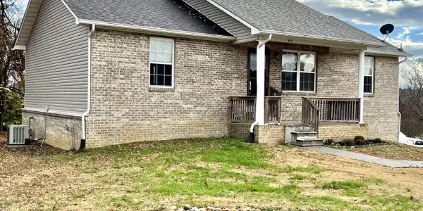 845 Quiet Oaks Way