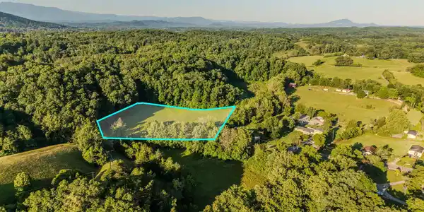 Image 3: 4-web-or-mls-DJI_20260604080310_0398_Dla