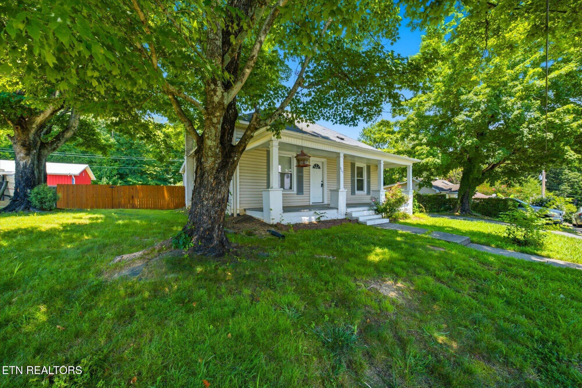Image 3: 03-907-W-2nd-Ave-Lenoir-City-TN-3