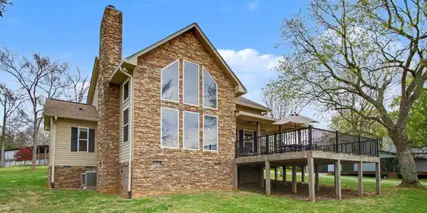 1379 Paradise Lane