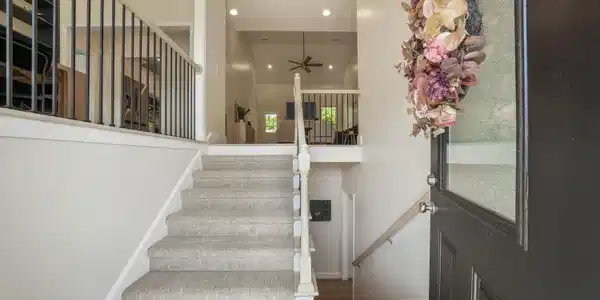 Image 3: Entryway