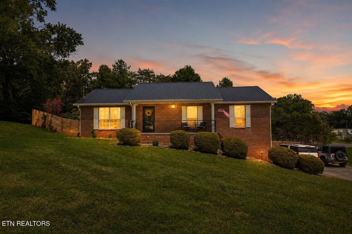 Image 1: 01-136 Grace Cir