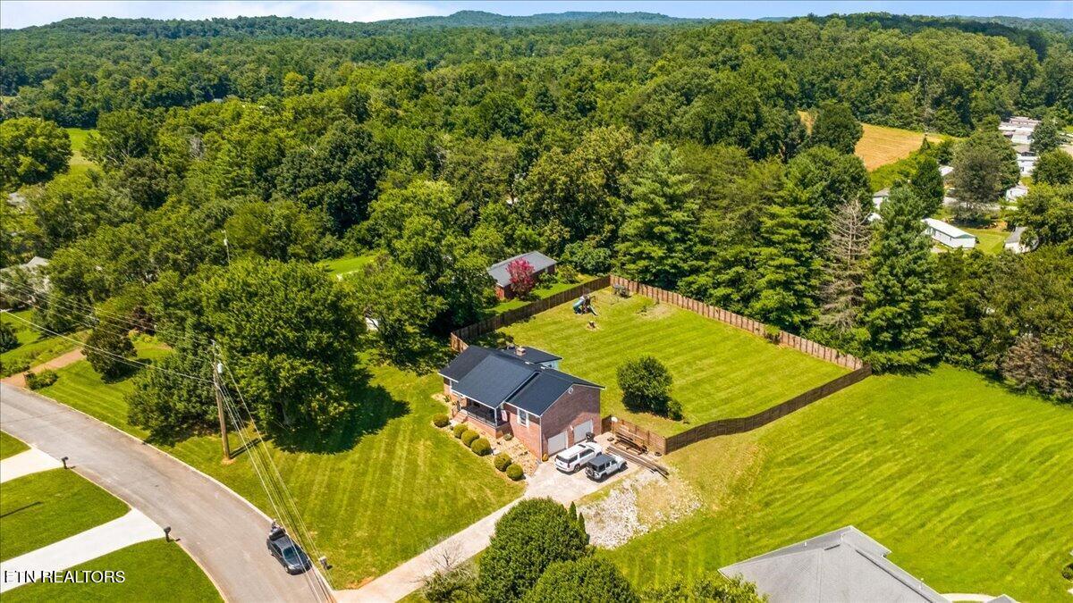 Image 4: 04-136 Grace Cir