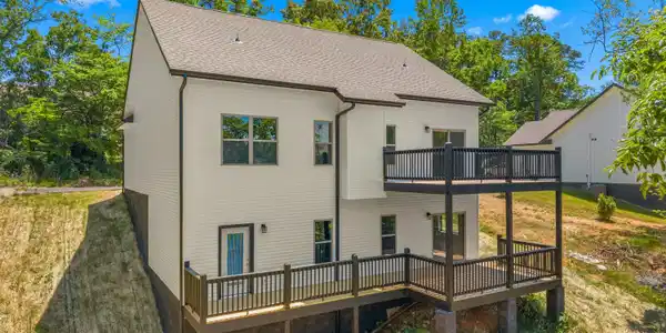 Image 4: 004-850TrinityViewCircle-Seymour-TN-3786