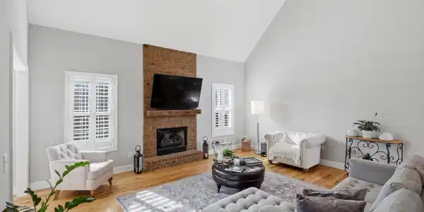 Image 4: 4