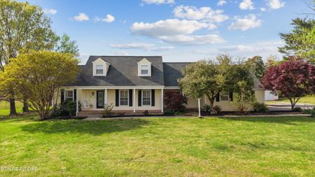 1910 Smoky View Circle